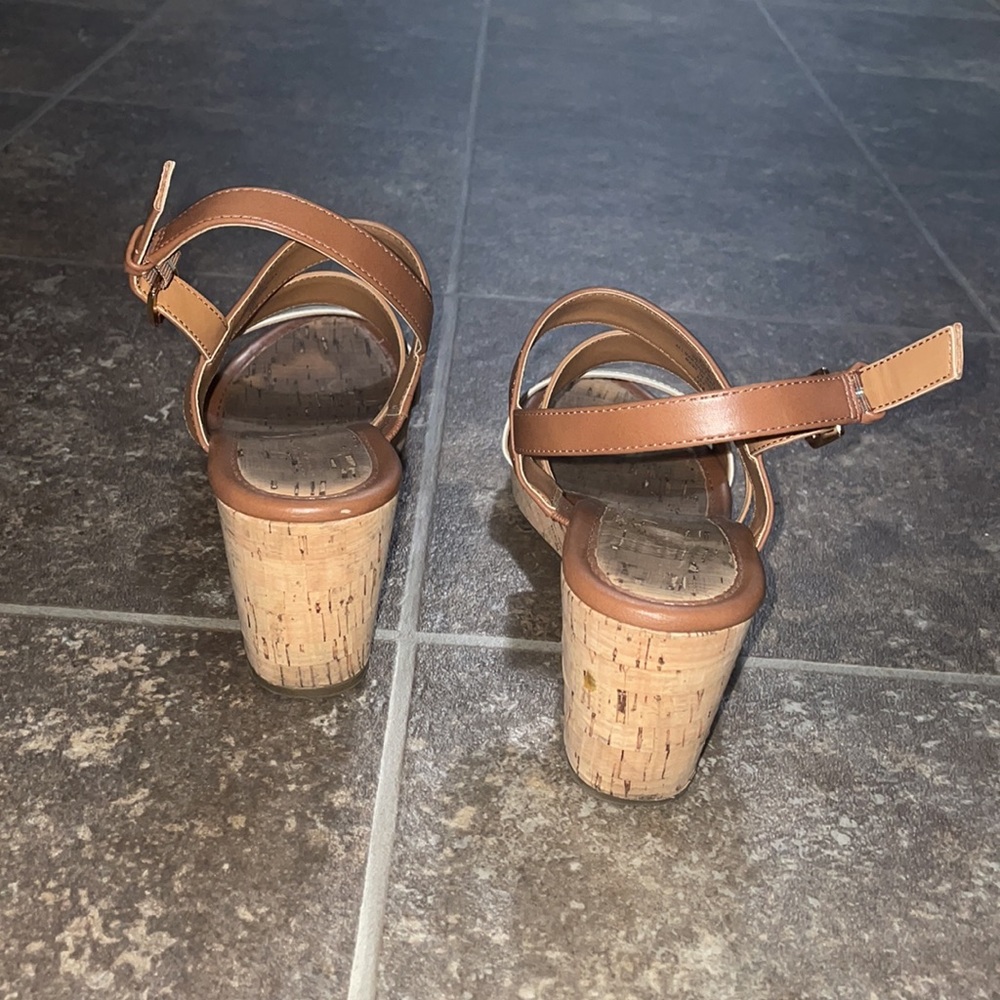 Neutral Wedges - Picture 3 of 3